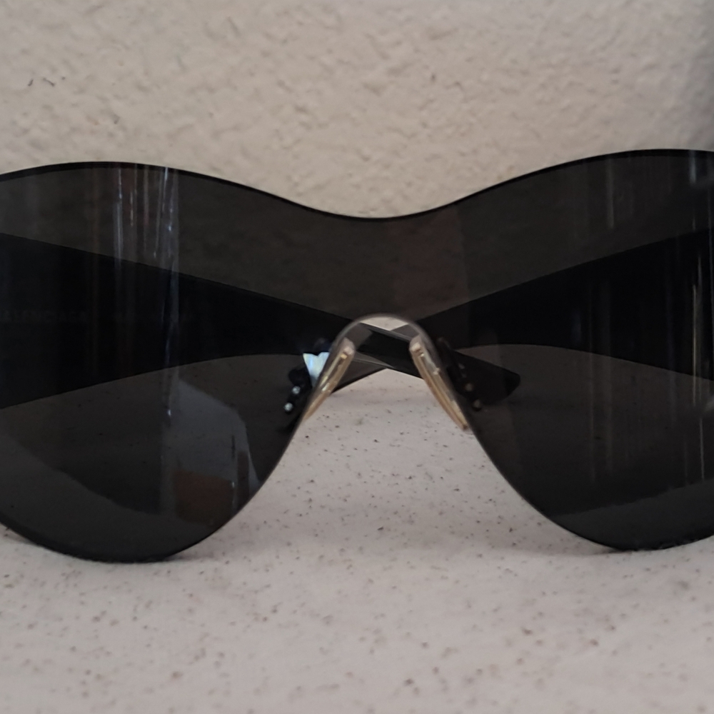 Balenciaga Black Shield Sunglasses - Picture 6 of 6